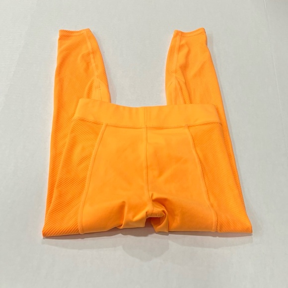 Alo Yoga | High Waist No Limits Neon Leggings - Picture 4 of 5